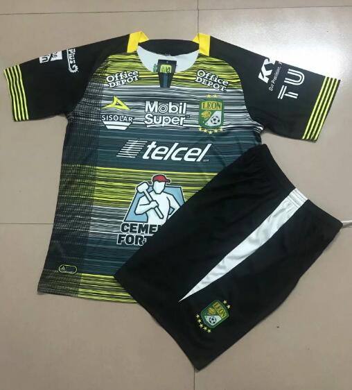 Kids Club León Third Away Soccer Shirt With Shorts 2020/21