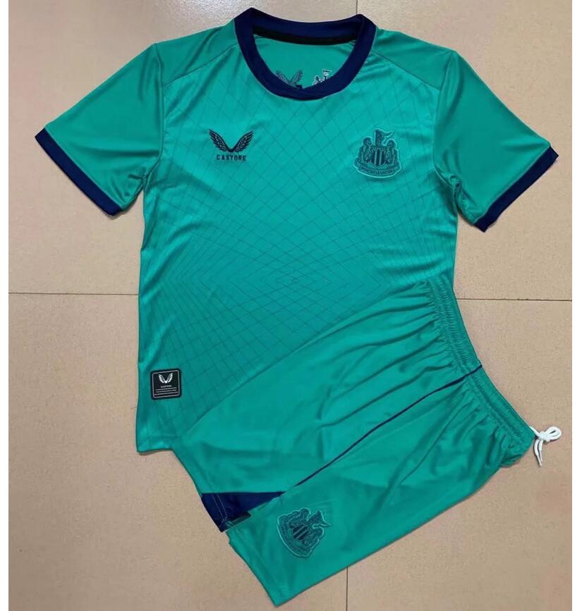 Kids Newcastle United 2021/22 Green Goalkeeper Soccer Kits Shirt With Shorts